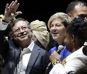 콜롬비아 첫 좌파 대통령 탄생 ..'불평등에 대한 분노'로 짙어진 핑크타이드 2.0