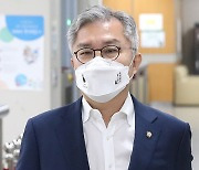 민주당, '성희롱' 논란 최강욱 의원 당원권 정지 6개월(상보)