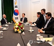 미네소타 인정박람회 유치위원장 만난 한덕수 총리