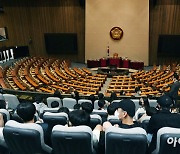 [국회공백] 3주 넘어가는 '방학 국회'..청문회·입법 논의는 '방치 중'