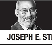 [Joseph E. Stiglitz] How the US could lose the new cold war