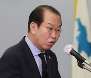 Unification Minister to push to launch long-delayed N.Korean human rights foundation