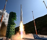 [누리호 발사 성공]7번째 위성 발사국..韓 우주탐사 독립 선언(종합2보)