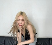 소녀시대 태연, 금발 헤어·코르셋..슬림 체형 '시선강탈'[TEN★]