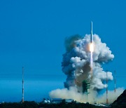 CNN "누리호 발사로 한국 우주개발 미래 열려" 로이터 "우주 기반 6G통신 주도할 것"