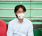 [케터뷰] 울산 홍명보 감독 "전북과 승점차 의식하지 않는다, 아직 경기 많이 남았다"