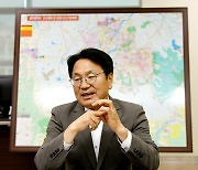 강기정 광주시장 "배터리·반도체 산업 육성..영산강 관광 개발"