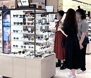 Korea in first summer sale bonanza since normalization