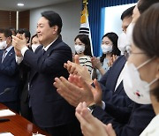 대통령 5명 겪은 '누리호' 주역들.."尹의 영상응원 색달랐다"