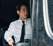 '헌트' 30년차 배우 이정재의 도전..절친 정우성 "연출·연기 모두 이겨낸 성공적 감독 데뷔"