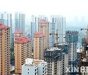 [올댓차이나] 6월 중국 주택판매 21% 급증.."규제 완화·자극책"