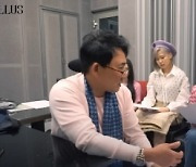 이승철, 라필루스 'HIT YA!' 보컬 디렉팅 영상 공개 "칭찬세례"