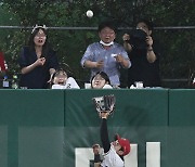 최지훈,'펜스 요정' [사진]