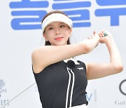 [T포토] 신지연 '깔끔한 티샷'