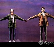 뮤지컬 '번지점프를 하다' 출연진 코로나에 첫 주 공연 취소