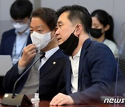 김종민 "崔 징계에 또 가짜뉴스·문자폭탄..언어폭력은 민주주의의 적"