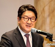 권성동 "윤리위 국민 우려 인식..민생 위기 극복에 힘 모을 것"