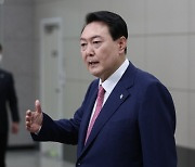 尹, 치안감 인사 번복에 "중대한 국기문란"..경찰 질타