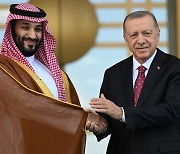 사우디 왕세자, 터키 방문..2018년 카슈끄지 살해 뒤 처음