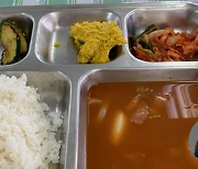 [제보는 MBC] 예비군이 받아든 '채소뿐인' 점심..군 "더 먹은 사람도 있었다"