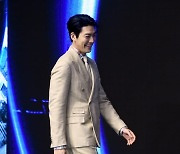 [포토] 김우빈, '멋진 미소로 등장'