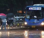 장맛비에 중랑천 수위 상승..동부간선도로 전면 통제