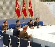 북, 최전방 작전임무 추가..군 회의에 '남한 동해선 지도' 등장