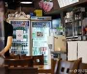 '새우튀김 갑질' 1년..식당 사장님들 "억울한 1점 테러 속수무책"