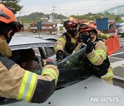 "지진 발생, 긴급대피 바람" 전북소방 긴급 구조훈련