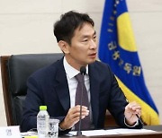 '관치금융' 논란 이복현 금감원장 "은행 공적 기능 분명 존재"