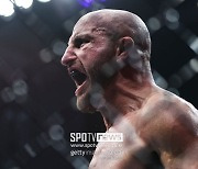 UFC 대표, 볼카노프스키 라이트급 도전 '조건부 허락'