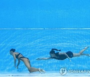 미국 아티스틱스위밍 선수, 경기 후 물속에서 기절..코치가 구조