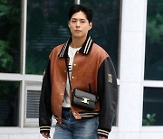 [TEN 포토] 박보검 '파리로 출국중'