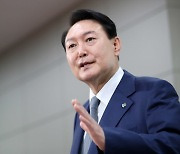 [속보]尹, 주52시간 개편 논란에 "정부 공식 발표 아냐"