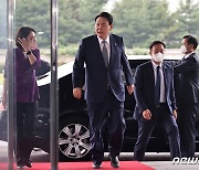 尹대통령 지지도 47%, 한주 만에 2%p↓..'인사·경제' 영향