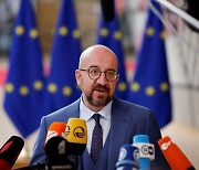 EU 정상회의, 우크라 후보국 지위 승인..4개월만에 신속 결정 "역사적 순간"