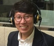 '文정권 비판 대자보' 붙인 탈북민, 의원 비서로