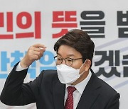 與 "자강만이 평화 보장.. 참전수당 2배로".. 尹 '보훈 행보' 보조
