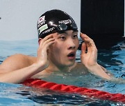 '기록의 사나이' 황선우, 혼성 계영 400m서도 경신