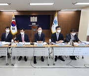 '윤중천 보고서 언론 유출 논란' 이규원 검사 불구속 기소한 검사