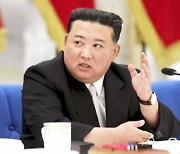 회의 주재 김정은, 핵 실험 언급 없었다..시기 조절하나