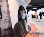 [SC이슈]이효리, 상반신 누드 미공개 사진에 "가릴 것 없다. 시원하게 가자!!!"('서울체크인')
