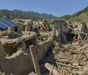 탈레반, 아프간 강진 2일 만에 구조작업 포기..'콜레라' 발생 위험까지