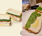 [더블클릭]논란의 스벅 샌드위치, 직접 3개 사서 비교해봤더니