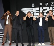 '마녀 2' 200만·'탑건: 매버릭' 100만 관객 돌파
