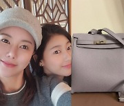 '싱글맘' 박연수, 송지아 생일선물.. "에르메스 가방인줄 알았네"