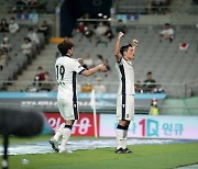 '이명주 동점골' 서울-인천 경인 더비 1-1 무승부