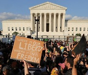 낙태권 결국 폐기한 미국 대법원..혼란·반발 불가피
