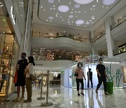 강제노동 우려 표했다가..세계 최대 패션 브랜드 상하이 매장 폐쇄