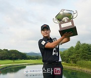 한국오픈 우승 김민규 "진짜 우승하고 싶었다..이제부터 시작"